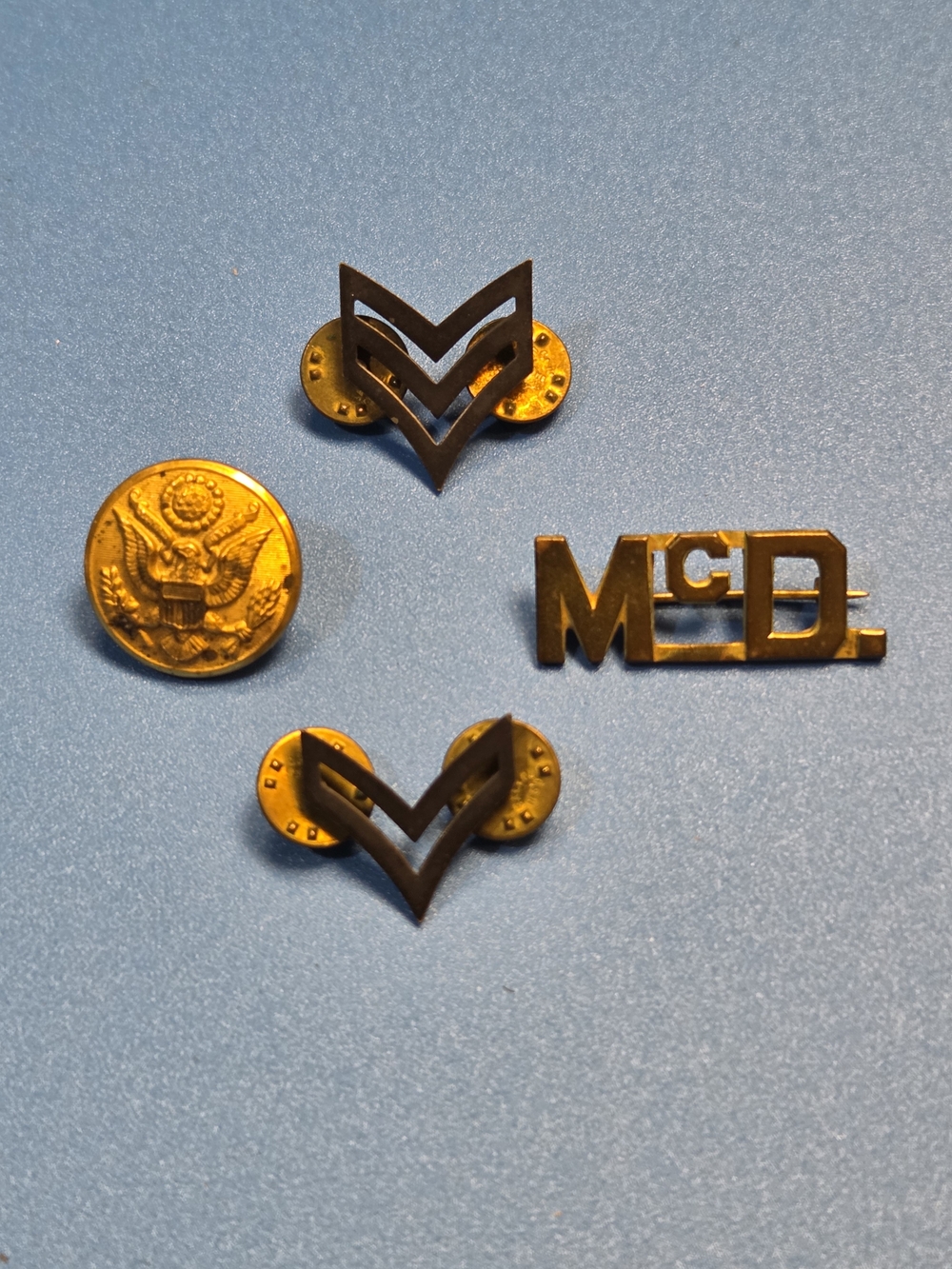 U.S. Army Gold-Tone Insignia and Collar Pins Set